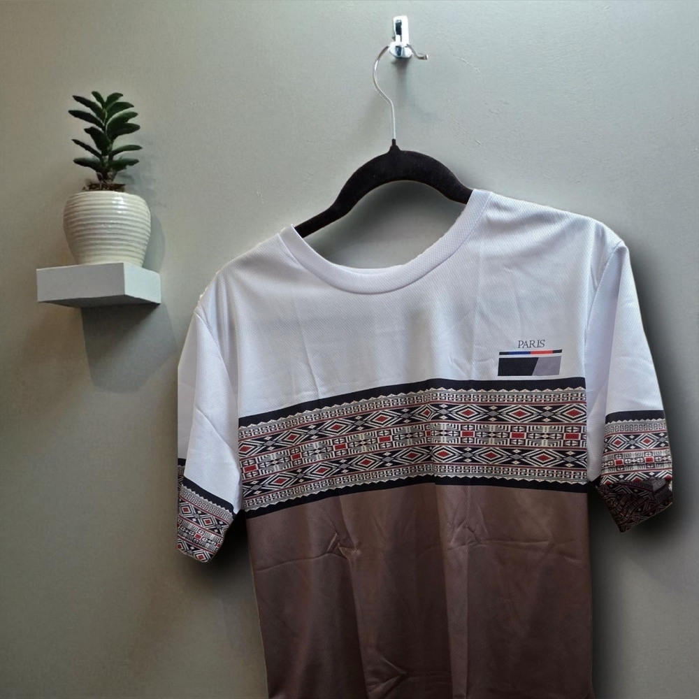 Mens NWT graphic Tshirt. Small